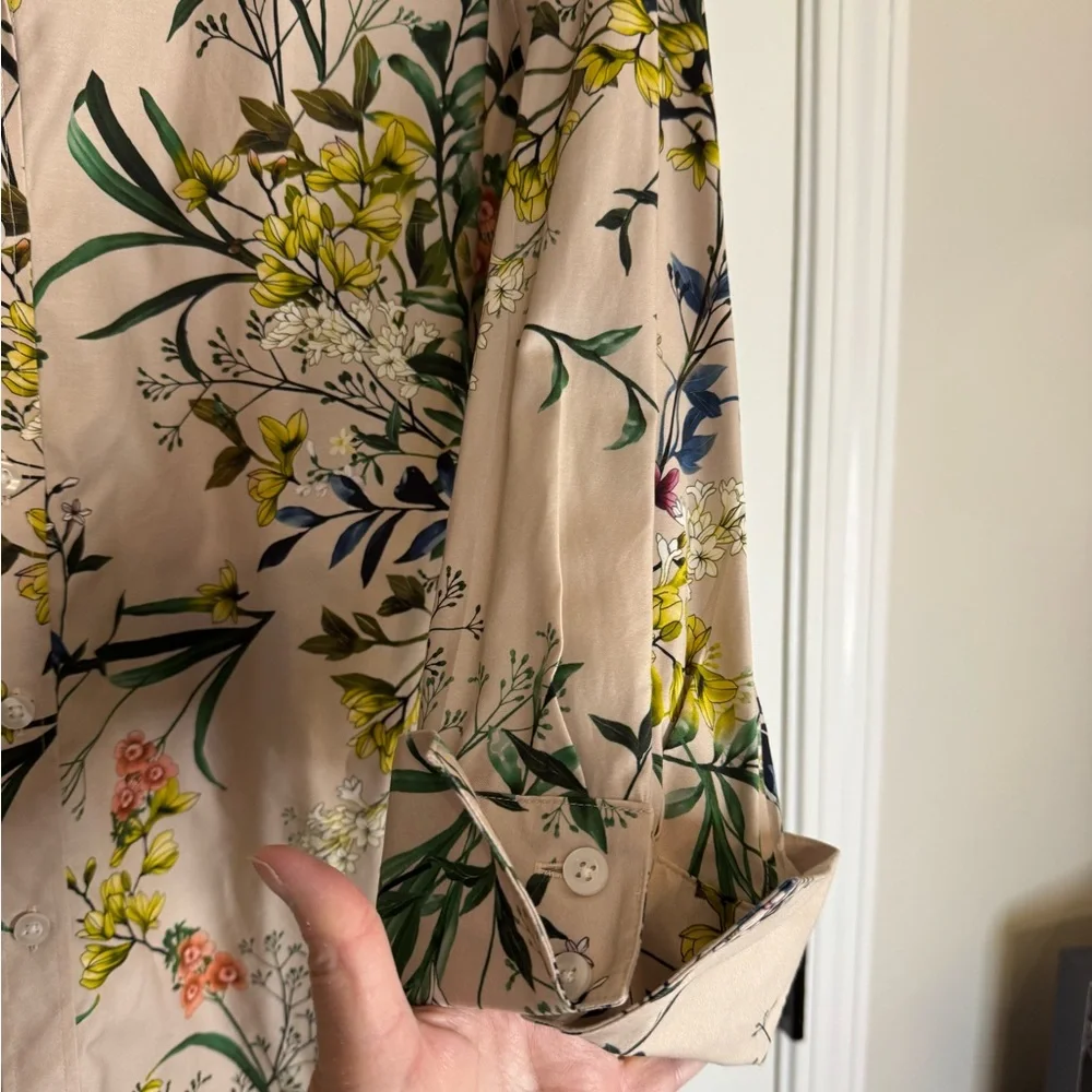 Chico’s No Iron 3/4 Sleeve Button Down Floral Top - Picture 6 of 9